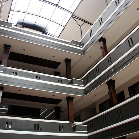 Zen Rooms Grand Hotel Lembang Exterior foto