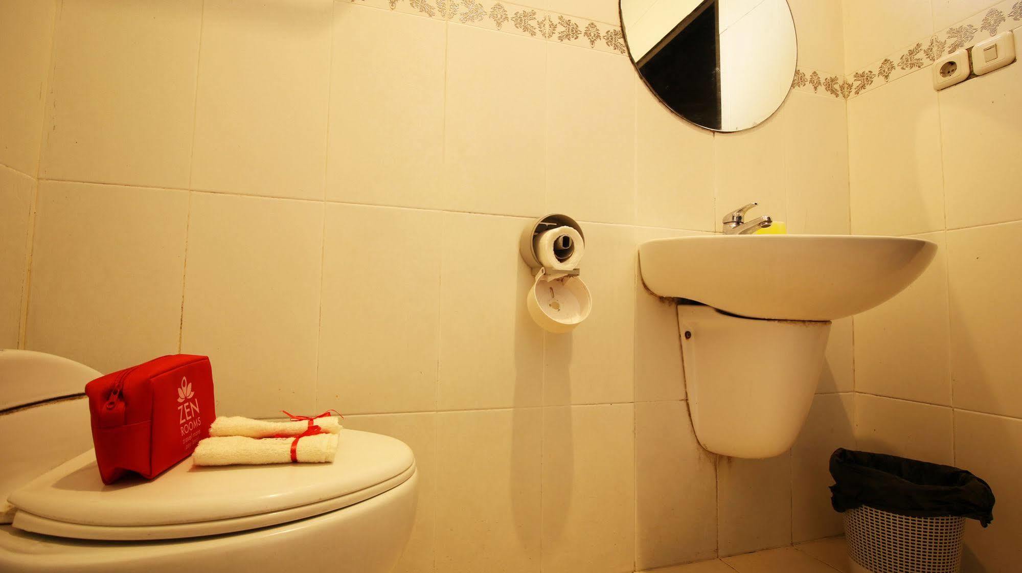 Zen Rooms Grand Hotel Lembang Exterior foto