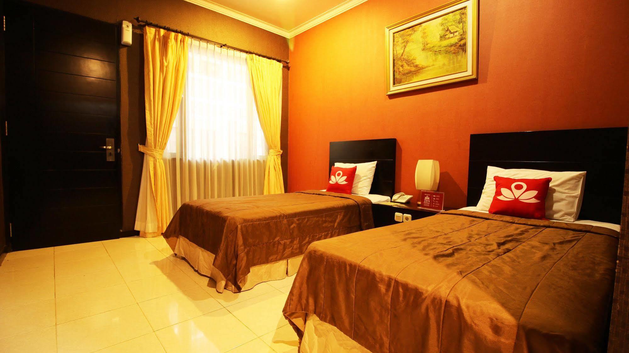 Zen Rooms Grand Hotel Lembang Exterior foto