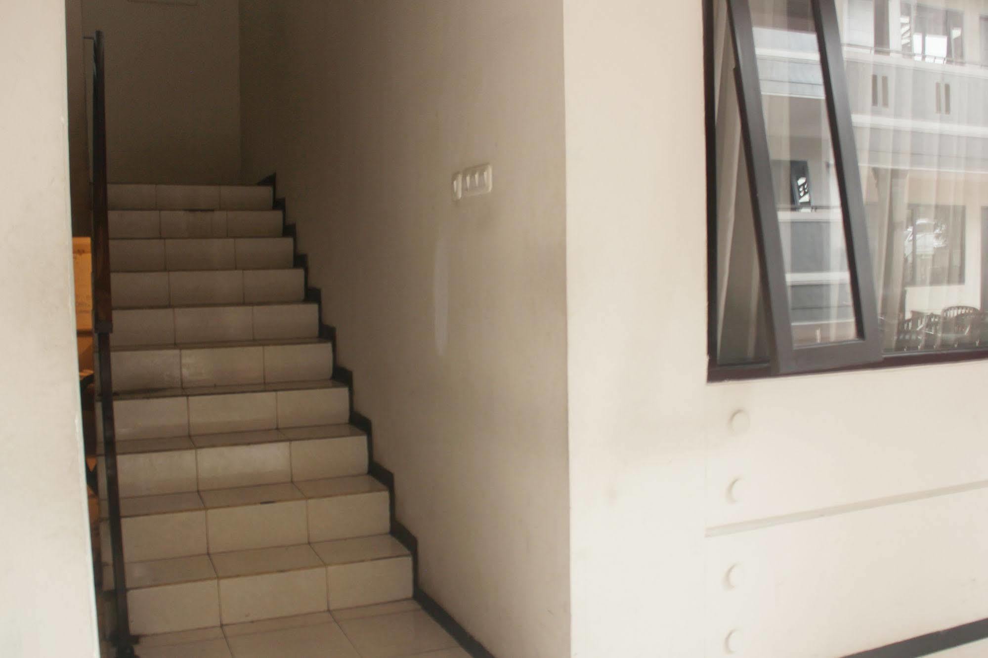 Zen Rooms Grand Hotel Lembang Exterior foto